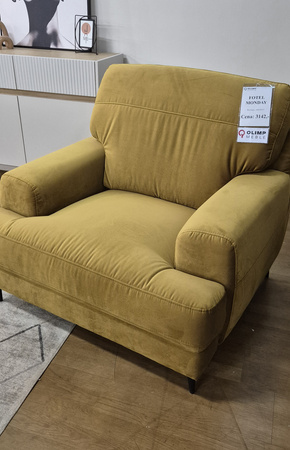 Zestaw kanapa i fotel na nóżkach do salonu Monday