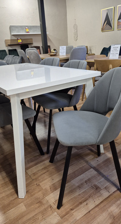 Zestaw mebli do jadalni stół rozkładany i 6 krzeseł