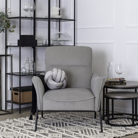 Fotel wypoczynkowy nowoczesny na nóżkach tapicerowany